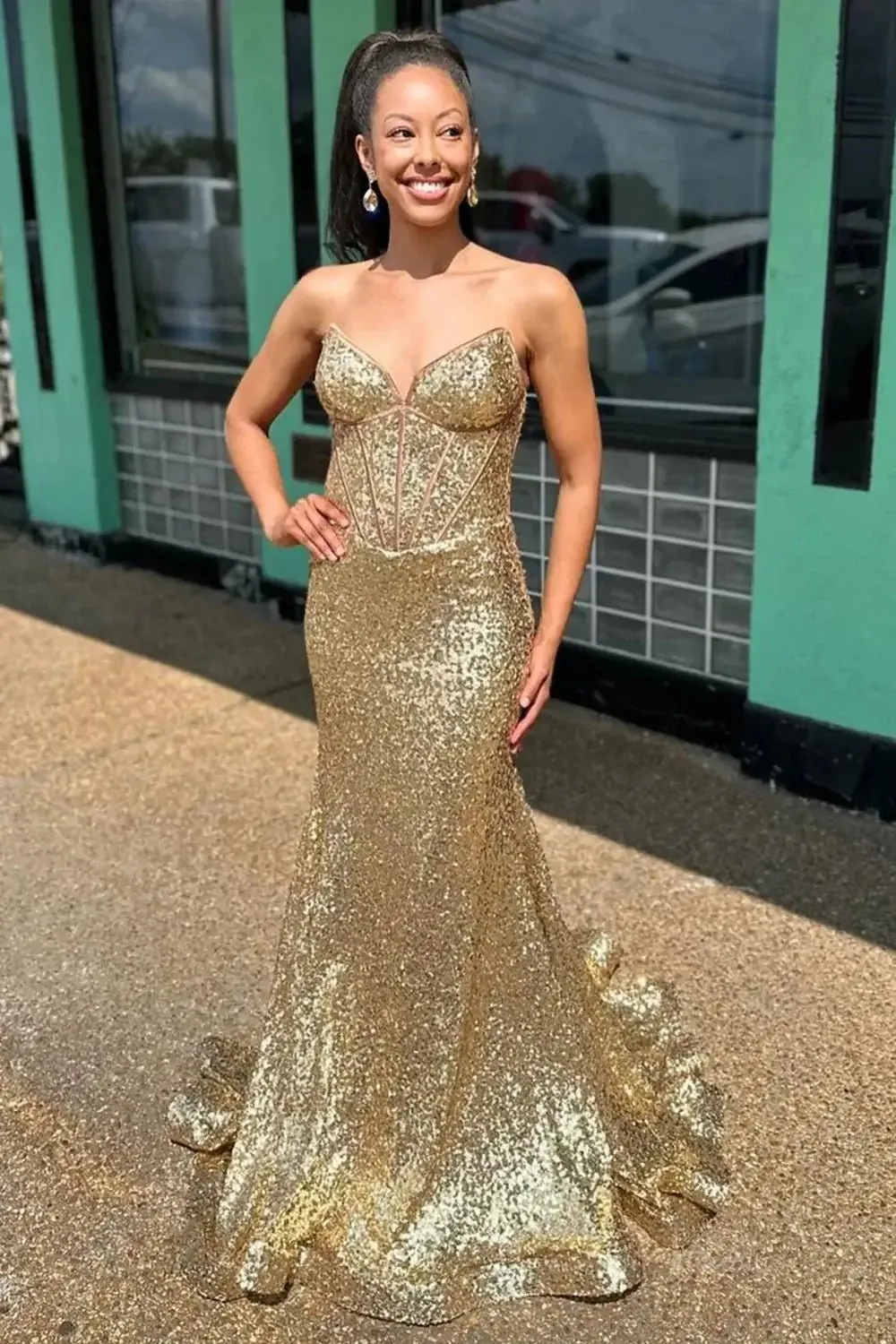 Gold Sequin Mermaid Prom Dress 2025 with Sweetheart Neck & Boned Bodice – FD5026