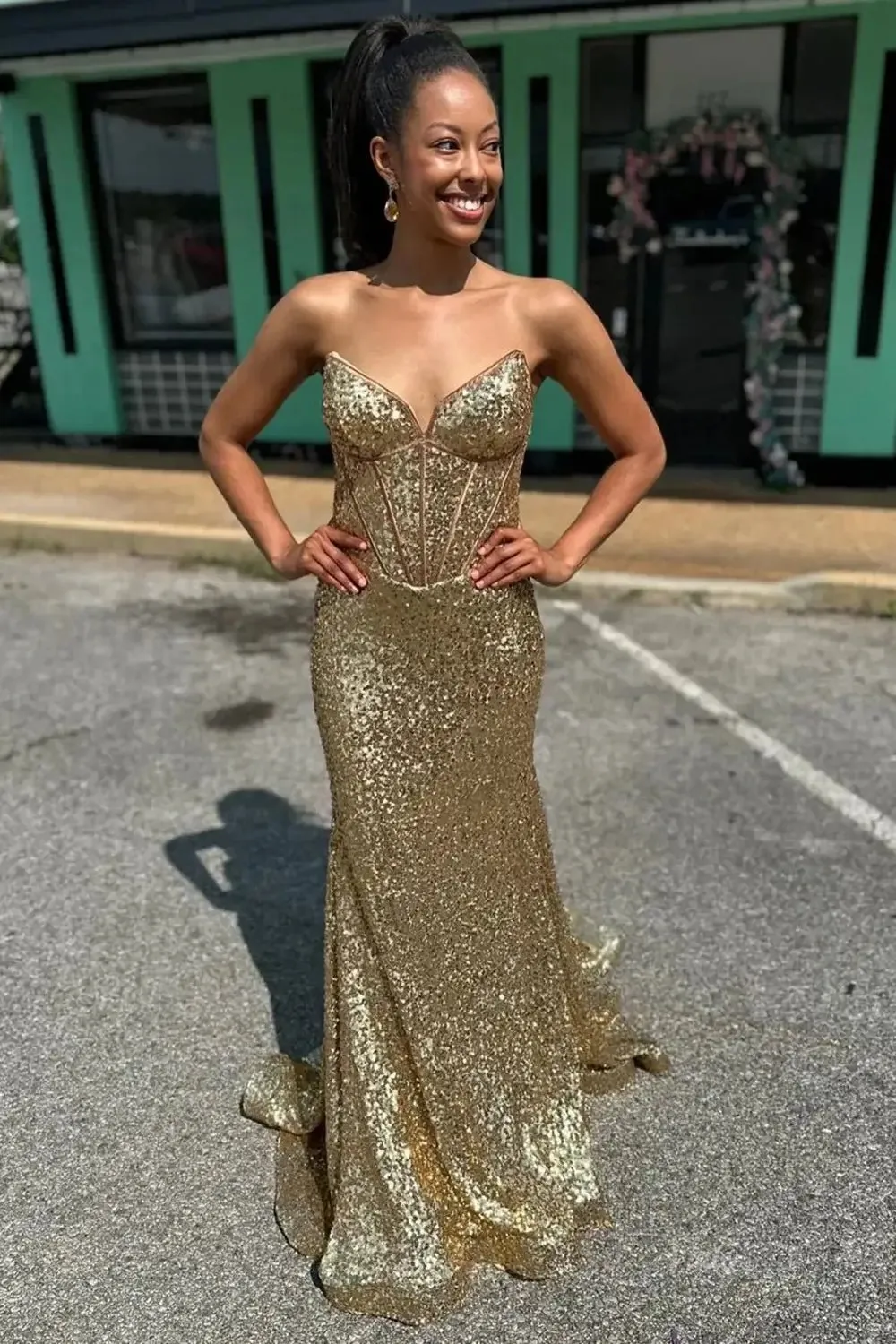 Gold Sequin Mermaid Prom Dress 2025 with Sweetheart Neck & Boned Bodice – FD5026