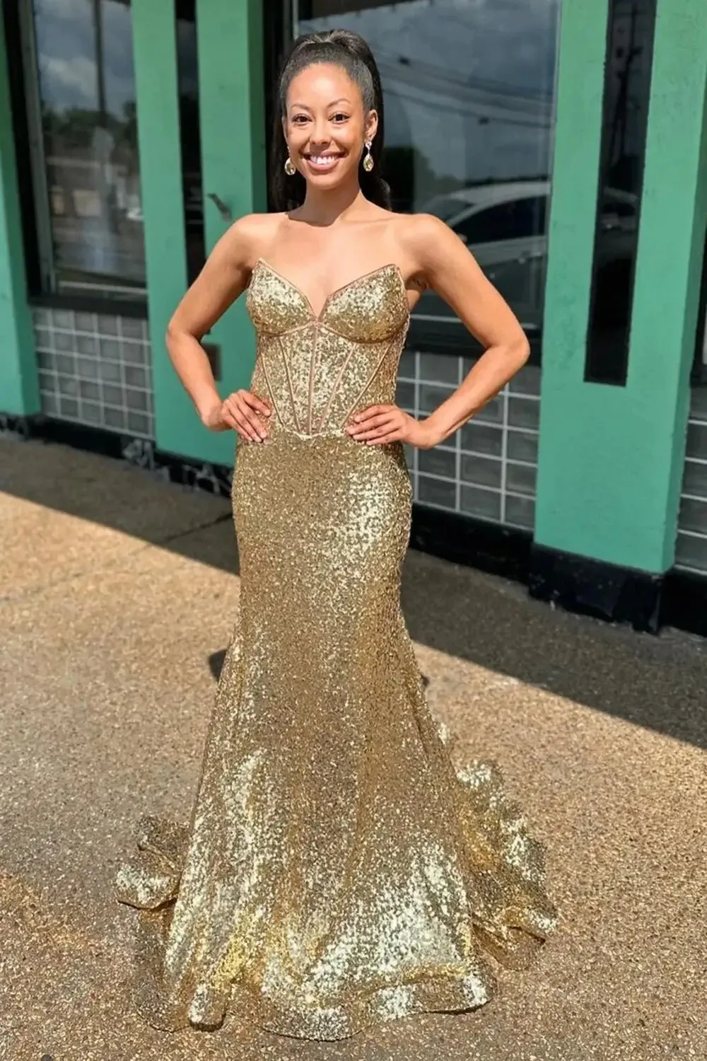 Gold Sequin Mermaid Prom Dress 2025 with Sweetheart Neck & Boned Bodice – FD5026